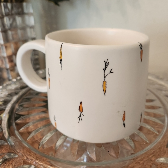 Magenta Jack's Carrots Mug - Discontinued, Adorable Rabbit & Carrot Design - Picture 6 of 7